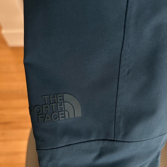 The North Face insulated snow pants - Picture 3 of 5